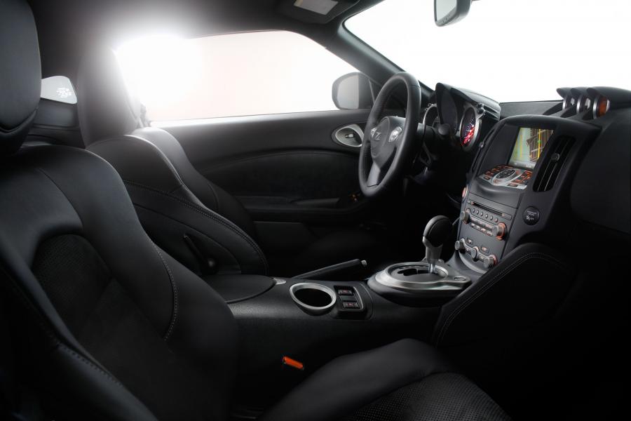  Nissan 370Z 2013 года  (фото 14 из 28)